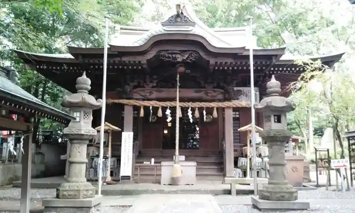 座間神社の本殿・本堂