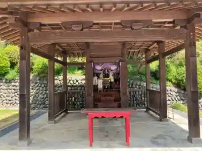 塩船観音寺の{uncategorized: "未分類", other: "その他", undefined: "問題あり", building: "その他建物", grave: "お墓", sacred_gate: "鳥居", guardian: "狛犬", statue: "像", buddha: "仏像", history: "歴史", nature: "自然", garden: "庭園", animal: "動物", pagoda: "塔", temizu: "手水舎", mountain_gate: "山門・神門", sanctuary: "本殿・本堂", subordinate: "末社・摂社", art: "芸術", scenery: "景色", jizo: "地蔵", ema: "絵馬", goshuin: "御朱印", omikuji: "おみくじ", items: "授与品その他", amulet: "お守り", goshuincho: "御朱印帳", eats: "食事", festival: "お祭り", votive_dance: "神楽", shichigosan: "七五三参", wedding: "結婚式", experience: "体験その他", initially: "初詣", around: "周辺", anti_infection: "感染症対策"}