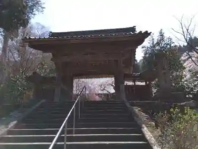 西雲寺の山門