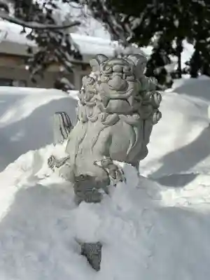 新琴似神社の{uncategorized: "未分類", other: "その他", undefined: "問題あり", building: "その他建物", grave: "お墓", sacred_gate: "鳥居", guardian: "狛犬", statue: "像", buddha: "仏像", history: "歴史", nature: "自然", garden: "庭園", animal: "動物", pagoda: "塔", temizu: "手水舎", mountain_gate: "山門・神門", sanctuary: "本殿・本堂", subordinate: "末社・摂社", art: "芸術", scenery: "景色", jizo: "地蔵", ema: "絵馬", goshuin: "御朱印", omikuji: "おみくじ", items: "授与品その他", amulet: "お守り", goshuincho: "御朱印帳", eats: "食事", festival: "お祭り", votive_dance: "神楽", shichigosan: "七五三参", wedding: "結婚式", experience: "体験その他", initially: "初詣", around: "周辺", anti_infection: "感染症対策"}