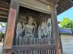 斑鳩寺の山門