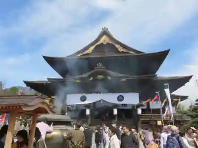 善光寺の本殿・本堂