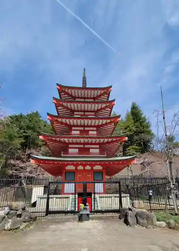 新倉富士浅間神社の塔