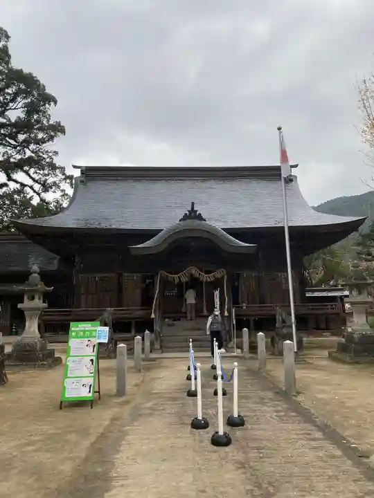 與止日女神社の本殿・本堂