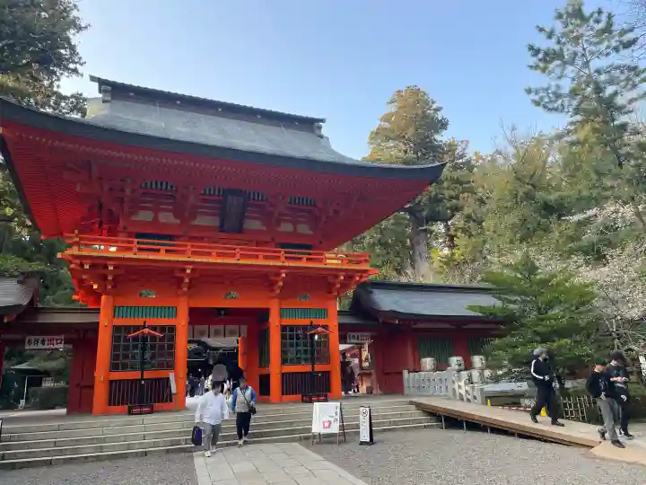香取神宮の{uncategorized: "未分類", other: "その他", undefined: "問題あり", building: "その他建物", grave: "お墓", sacred_gate: "鳥居", guardian: "狛犬", statue: "像", buddha: "仏像", history: "歴史", nature: "自然", garden: "庭園", animal: "動物", pagoda: "塔", temizu: "手水舎", mountain_gate: "山門・神門", sanctuary: "本殿・本堂", subordinate: "末社・摂社", art: "芸術", scenery: "景色", jizo: "地蔵", ema: "絵馬", goshuin: "御朱印", omikuji: "おみくじ", items: "授与品その他", amulet: "お守り", goshuincho: "御朱印帳", eats: "食事", festival: "お祭り", votive_dance: "神楽", shichigosan: "七五三参", wedding: "結婚式", experience: "体験その他", initially: "初詣", around: "周辺", anti_infection: "感染症対策"}