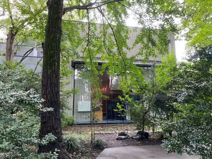 柞祖霊社の庭園