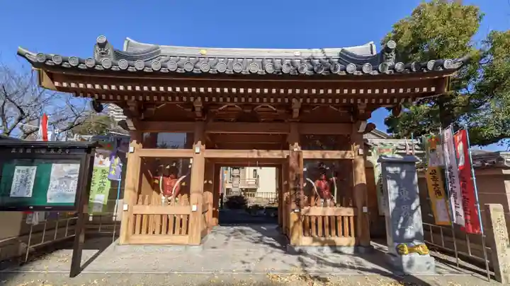 東界寺の山門・神門