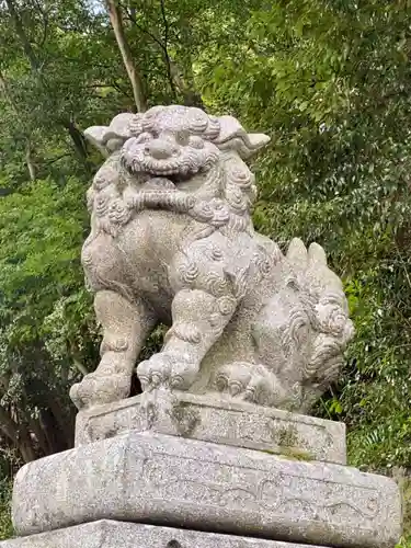 諸羽神社の狛犬