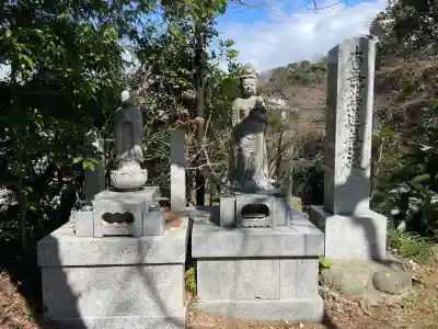長勝寺の{uncategorized: "未分類", other: "その他", undefined: "問題あり", building: "その他建物", grave: "お墓", sacred_gate: "鳥居", guardian: "狛犬", statue: "像", buddha: "仏像", history: "歴史", nature: "自然", garden: "庭園", animal: "動物", pagoda: "塔", temizu: "手水舎", mountain_gate: "山門・神門", sanctuary: "本殿・本堂", subordinate: "末社・摂社", art: "芸術", scenery: "景色", jizo: "地蔵", ema: "絵馬", goshuin: "御朱印", omikuji: "おみくじ", items: "授与品その他", amulet: "お守り", goshuincho: "御朱印帳", eats: "食事", festival: "お祭り", votive_dance: "神楽", shichigosan: "七五三参", wedding: "結婚式", experience: "体験その他", initially: "初詣", around: "周辺", anti_infection: "感染症対策"}