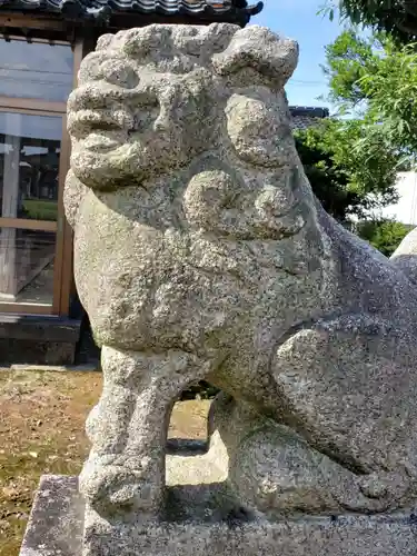 諏訪神社の狛犬