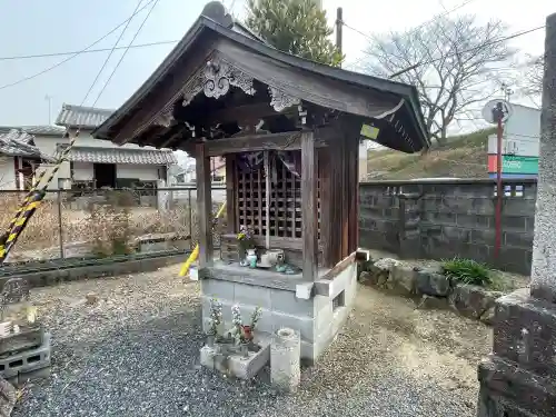 地蔵院の{uncategorized: "未分類", other: "その他", undefined: "問題あり", building: "その他建物", grave: "お墓", sacred_gate: "鳥居", guardian: "狛犬", statue: "像", buddha: "仏像", history: "歴史", nature: "自然", garden: "庭園", animal: "動物", pagoda: "塔", temizu: "手水舎", mountain_gate: "山門・神門", sanctuary: "本殿・本堂", subordinate: "末社・摂社", art: "芸術", scenery: "景色", jizo: "地蔵", ema: "絵馬", goshuin: "御朱印", omikuji: "おみくじ", items: "授与品その他", amulet: "お守り", goshuincho: "御朱印帳", eats: "食事", festival: "お祭り", votive_dance: "神楽", shichigosan: "七五三参", wedding: "結婚式", experience: "体験その他", initially: "初詣", around: "周辺", anti_infection: "感染症対策"}
