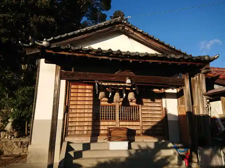 白山社の本殿・本堂