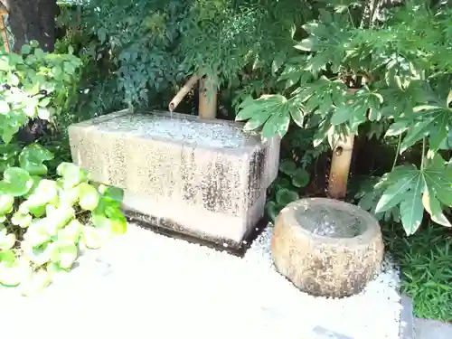 鉄道神社の手水舎