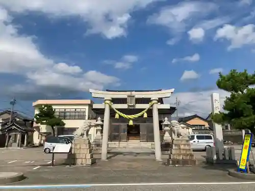 諏訪神社の鳥居