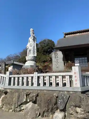 埼玉厄除け開運大師・龍泉寺（切り絵御朱印発祥の寺）(埼玉県)