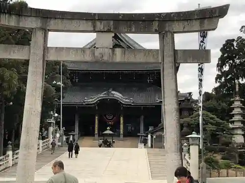 豊川閣　妙厳寺の鳥居