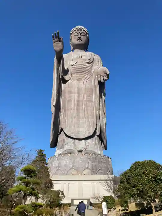 東本願寺本廟 牛久浄苑(牛久大仏)の{uncategorized: "未分類", other: "その他", undefined: "問題あり", building: "その他建物", grave: "お墓", sacred_gate: "鳥居", guardian: "狛犬", statue: "像", buddha: "仏像", history: "歴史", nature: "自然", garden: "庭園", animal: "動物", pagoda: "塔", temizu: "手水舎", mountain_gate: "山門・神門", sanctuary: "本殿・本堂", subordinate: "末社・摂社", art: "芸術", scenery: "景色", jizo: "地蔵", ema: "絵馬", goshuin: "御朱印", omikuji: "おみくじ", items: "授与品その他", amulet: "お守り", goshuincho: "御朱印帳", eats: "食事", festival: "お祭り", votive_dance: "神楽", shichigosan: "七五三参", wedding: "結婚式", experience: "体験その他", initially: "初詣", around: "周辺", anti_infection: "感染症対策"}
