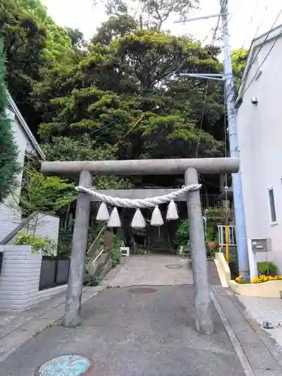 山の根熊野神社の鳥居