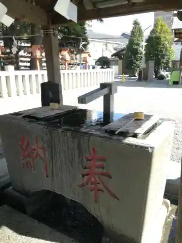 草加神社の手水