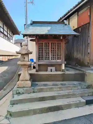 円徳寺の{uncategorized: "未分類", other: "その他", undefined: "問題あり", building: "その他建物", grave: "お墓", sacred_gate: "鳥居", guardian: "狛犬", statue: "像", buddha: "仏像", history: "歴史", nature: "自然", garden: "庭園", animal: "動物", pagoda: "塔", temizu: "手水舎", mountain_gate: "山門・神門", sanctuary: "本殿・本堂", subordinate: "末社・摂社", art: "芸術", scenery: "景色", jizo: "地蔵", ema: "絵馬", goshuin: "御朱印", omikuji: "おみくじ", items: "授与品その他", amulet: "お守り", goshuincho: "御朱印帳", eats: "食事", festival: "お祭り", votive_dance: "神楽", shichigosan: "七五三参", wedding: "結婚式", experience: "体験その他", initially: "初詣", around: "周辺", anti_infection: "感染症対策"}