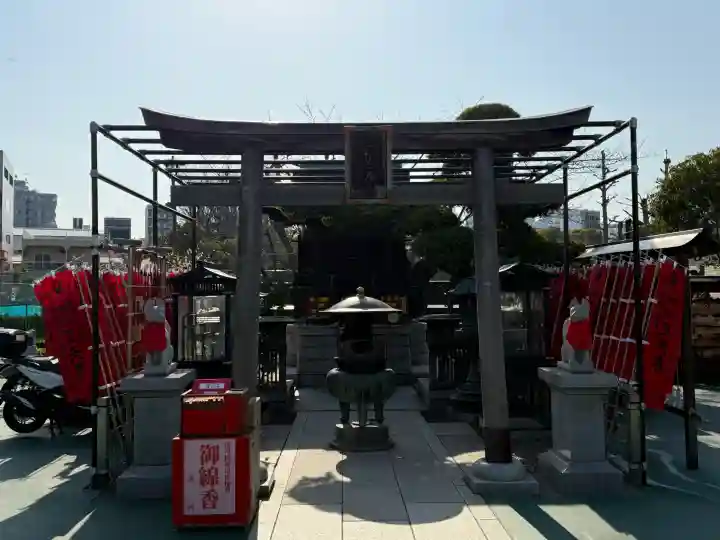 深川開運出世稲荷の{uncategorized: "未分類", other: "その他", undefined: "問題あり", building: "その他建物", grave: "お墓", sacred_gate: "鳥居", guardian: "狛犬", statue: "像", buddha: "仏像", history: "歴史", nature: "自然", garden: "庭園", animal: "動物", pagoda: "塔", temizu: "手水舎", mountain_gate: "山門・神門", sanctuary: "本殿・本堂", subordinate: "末社・摂社", art: "芸術", scenery: "景色", jizo: "地蔵", ema: "絵馬", goshuin: "御朱印", omikuji: "おみくじ", items: "授与品その他", amulet: "お守り", goshuincho: "御朱印帳", eats: "食事", festival: "お祭り", votive_dance: "神楽", shichigosan: "七五三参", wedding: "結婚式", experience: "体験その他", initially: "初詣", around: "周辺", anti_infection: "感染症対策"}