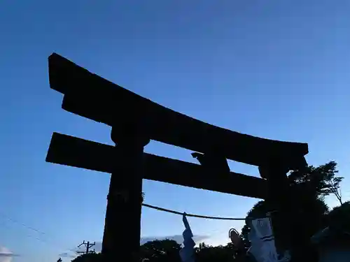 菱野健功神社の鳥居