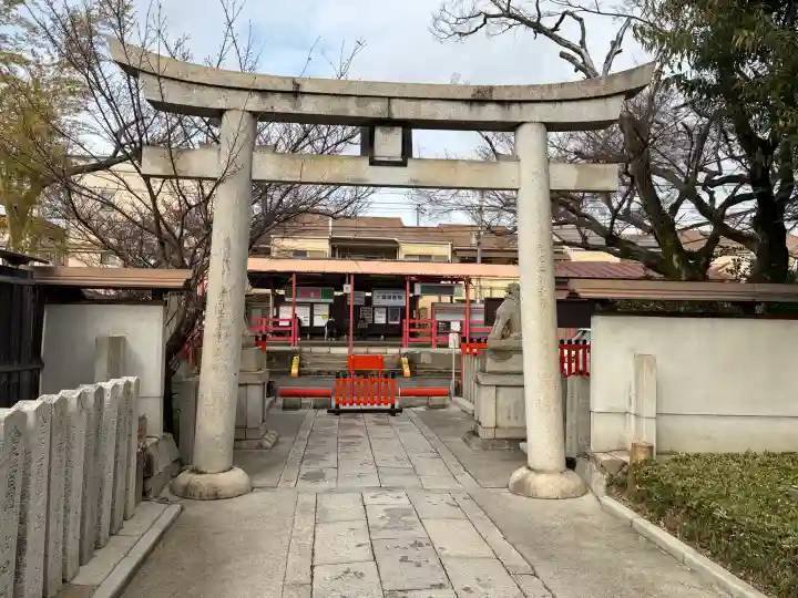 車折神社の{uncategorized: "未分類", other: "その他", undefined: "問題あり", building: "その他建物", grave: "お墓", sacred_gate: "鳥居", guardian: "狛犬", statue: "像", buddha: "仏像", history: "歴史", nature: "自然", garden: "庭園", animal: "動物", pagoda: "塔", temizu: "手水舎", mountain_gate: "山門・神門", sanctuary: "本殿・本堂", subordinate: "末社・摂社", art: "芸術", scenery: "景色", jizo: "地蔵", ema: "絵馬", goshuin: "御朱印", omikuji: "おみくじ", items: "授与品その他", amulet: "お守り", goshuincho: "御朱印帳", eats: "食事", festival: "お祭り", votive_dance: "神楽", shichigosan: "七五三参", wedding: "結婚式", experience: "体験その他", initially: "初詣", around: "周辺", anti_infection: "感染症対策"}