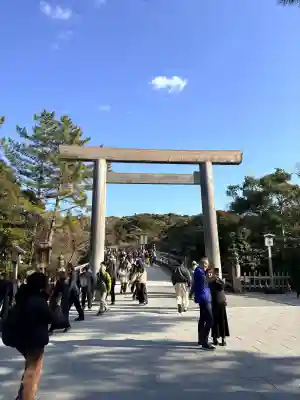 伊勢神宮内宮（皇大神宮）の{uncategorized: "未分類", other: "その他", undefined: "問題あり", building: "その他建物", grave: "お墓", sacred_gate: "鳥居", guardian: "狛犬", statue: "像", buddha: "仏像", history: "歴史", nature: "自然", garden: "庭園", animal: "動物", pagoda: "塔", temizu: "手水舎", mountain_gate: "山門・神門", sanctuary: "本殿・本堂", subordinate: "末社・摂社", art: "芸術", scenery: "景色", jizo: "地蔵", ema: "絵馬", goshuin: "御朱印", omikuji: "おみくじ", items: "授与品その他", amulet: "お守り", goshuincho: "御朱印帳", eats: "食事", festival: "お祭り", votive_dance: "神楽", shichigosan: "七五三参", wedding: "結婚式", experience: "体験その他", initially: "初詣", around: "周辺", anti_infection: "感染症対策"}