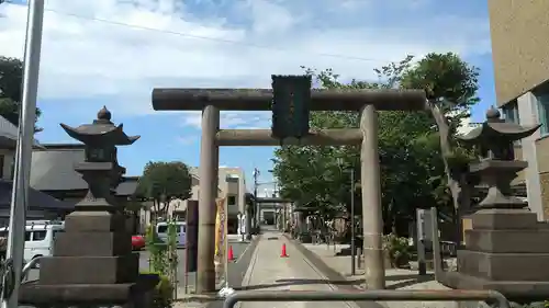 歌懸稲荷神社の鳥居