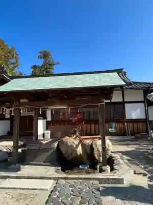 伊豆神社の手水舎