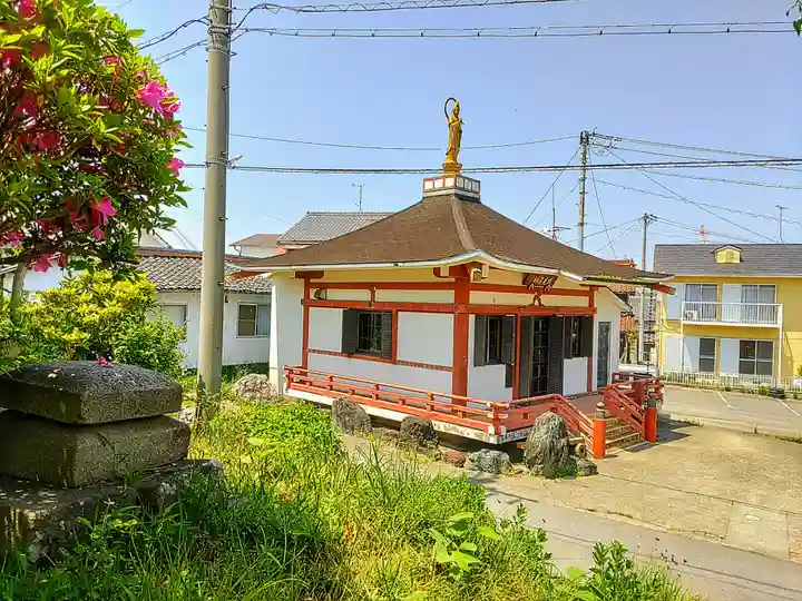 薬師堂の本殿・本堂