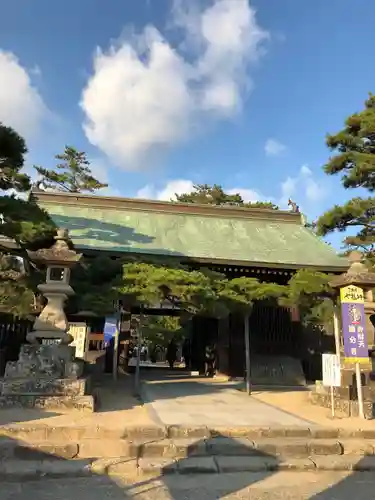 讃岐國分寺の山門