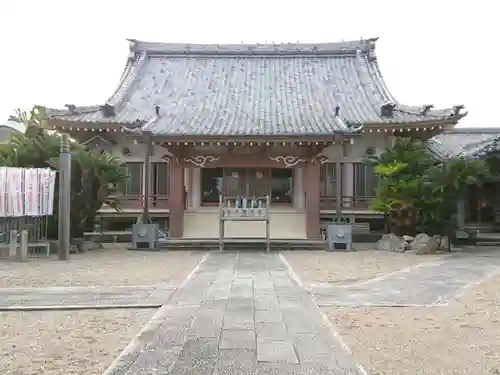 医王寺の本殿・本堂