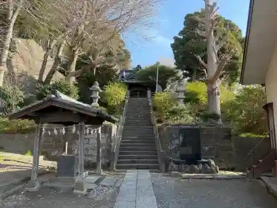久木神社の{uncategorized: "未分類", other: "その他", undefined: "問題あり", building: "その他建物", grave: "お墓", sacred_gate: "鳥居", guardian: "狛犬", statue: "像", buddha: "仏像", history: "歴史", nature: "自然", garden: "庭園", animal: "動物", pagoda: "塔", temizu: "手水舎", mountain_gate: "山門・神門", sanctuary: "本殿・本堂", subordinate: "末社・摂社", art: "芸術", scenery: "景色", jizo: "地蔵", ema: "絵馬", goshuin: "御朱印", omikuji: "おみくじ", items: "授与品その他", amulet: "お守り", goshuincho: "御朱印帳", eats: "食事", festival: "お祭り", votive_dance: "神楽", shichigosan: "七五三参", wedding: "結婚式", experience: "体験その他", initially: "初詣", around: "周辺", anti_infection: "感染症対策"}