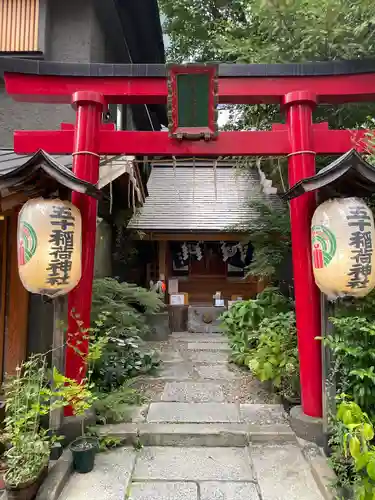 五十稲荷神社(栄寿稲荷神社)の鳥居