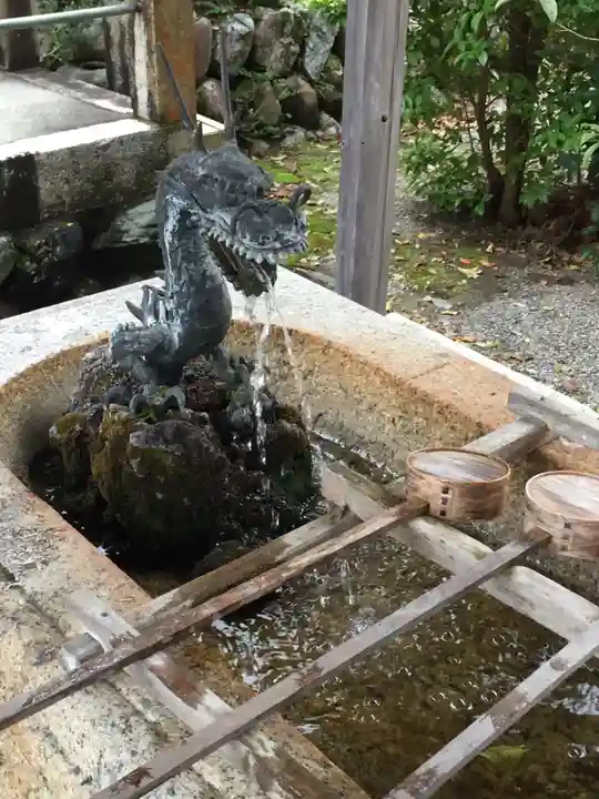 水屋神社の手水舎