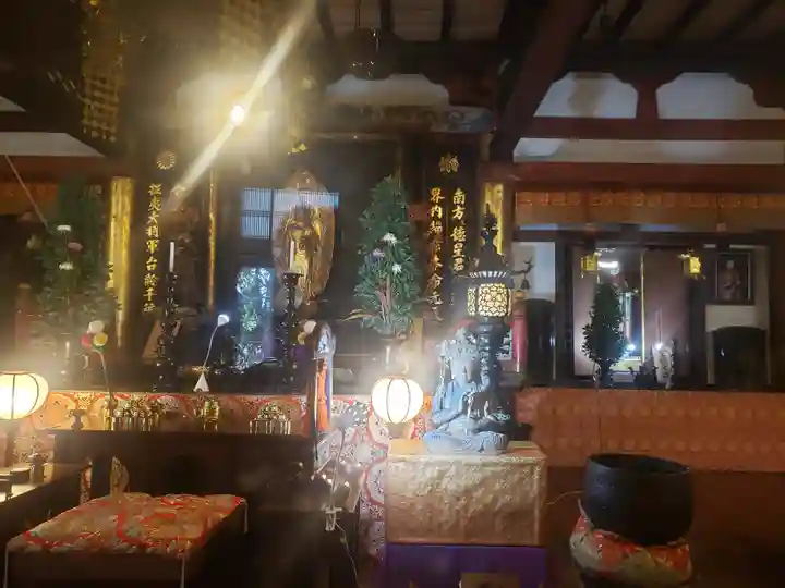 百済寺の本殿・本堂