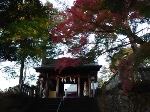 唐澤山神社の山門