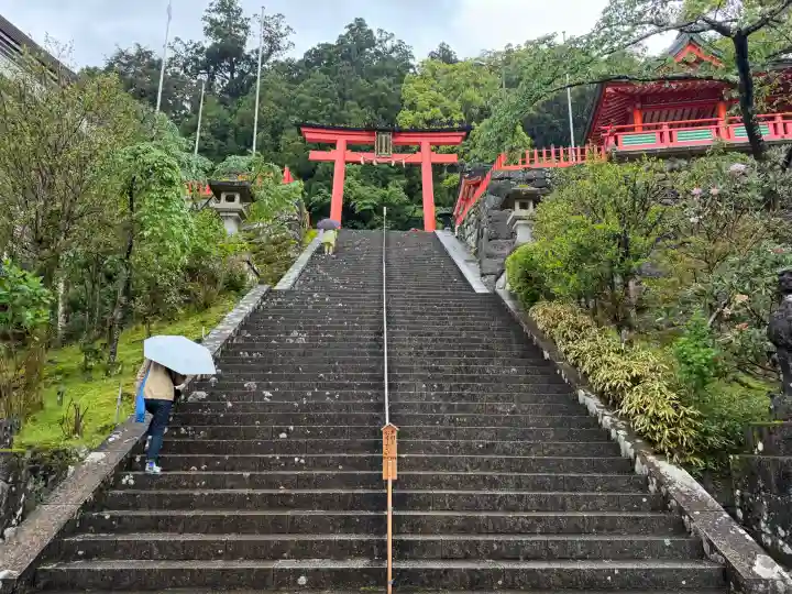 熊野那智大社の{uncategorized: "未分類", other: "その他", undefined: "問題あり", building: "その他建物", grave: "お墓", sacred_gate: "鳥居", guardian: "狛犬", statue: "像", buddha: "仏像", history: "歴史", nature: "自然", garden: "庭園", animal: "動物", pagoda: "塔", temizu: "手水舎", mountain_gate: "山門・神門", sanctuary: "本殿・本堂", subordinate: "末社・摂社", art: "芸術", scenery: "景色", jizo: "地蔵", ema: "絵馬", goshuin: "御朱印", omikuji: "おみくじ", items: "授与品その他", amulet: "お守り", goshuincho: "御朱印帳", eats: "食事", festival: "お祭り", votive_dance: "神楽", shichigosan: "七五三参", wedding: "結婚式", experience: "体験その他", initially: "初詣", around: "周辺", anti_infection: "感染症対策"}