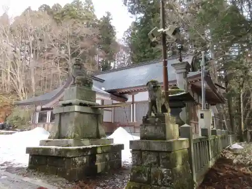 戸隠神社中社の狛犬