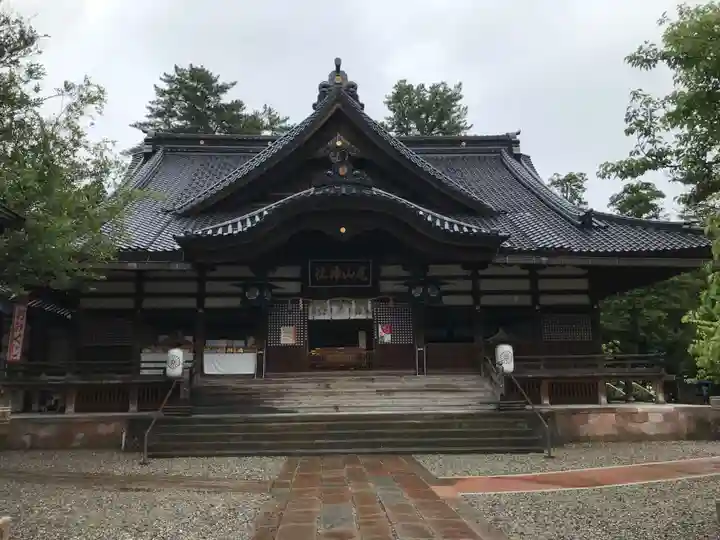 尾山神社の本殿・本堂