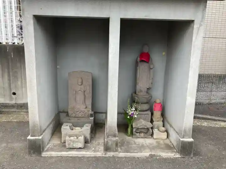岩屋堂の{uncategorized: "未分類", other: "その他", undefined: "問題あり", building: "その他建物", grave: "お墓", sacred_gate: "鳥居", guardian: "狛犬", statue: "像", buddha: "仏像", history: "歴史", nature: "自然", garden: "庭園", animal: "動物", pagoda: "塔", temizu: "手水舎", mountain_gate: "山門・神門", sanctuary: "本殿・本堂", subordinate: "末社・摂社", art: "芸術", scenery: "景色", jizo: "地蔵", ema: "絵馬", goshuin: "御朱印", omikuji: "おみくじ", items: "授与品その他", amulet: "お守り", goshuincho: "御朱印帳", eats: "食事", festival: "お祭り", votive_dance: "神楽", shichigosan: "七五三参", wedding: "結婚式", experience: "体験その他", initially: "初詣", around: "周辺", anti_infection: "感染症対策"}