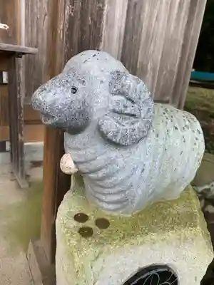 羊神社の狛犬