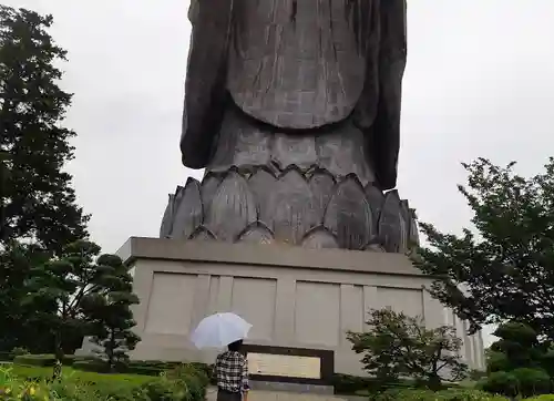 東本願寺本廟 牛久浄苑（牛久大仏）の建物その他