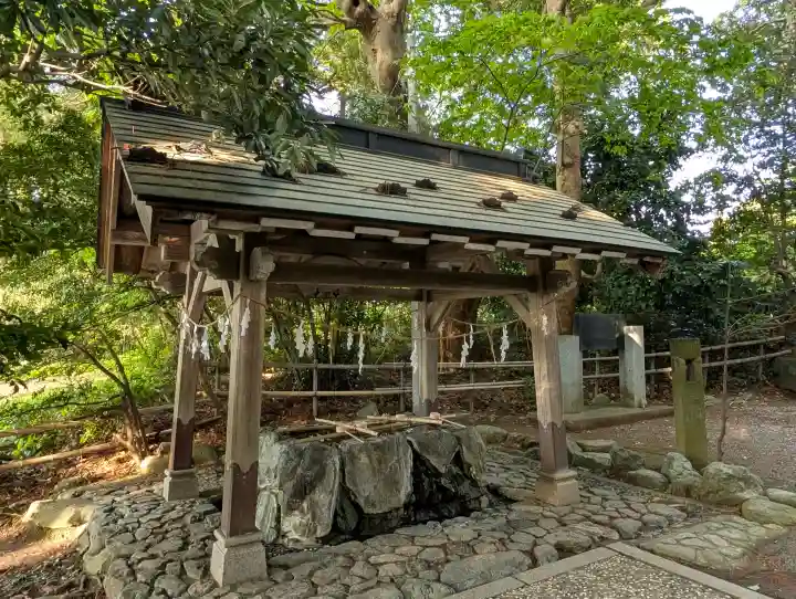 天津神社の{uncategorized: "未分類", other: "その他", undefined: "問題あり", building: "その他建物", grave: "お墓", sacred_gate: "鳥居", guardian: "狛犬", statue: "像", buddha: "仏像", history: "歴史", nature: "自然", garden: "庭園", animal: "動物", pagoda: "塔", temizu: "手水舎", mountain_gate: "山門・神門", sanctuary: "本殿・本堂", subordinate: "末社・摂社", art: "芸術", scenery: "景色", jizo: "地蔵", ema: "絵馬", goshuin: "御朱印", omikuji: "おみくじ", items: "授与品その他", amulet: "お守り", goshuincho: "御朱印帳", eats: "食事", festival: "お祭り", votive_dance: "神楽", shichigosan: "七五三参", wedding: "結婚式", experience: "体験その他", initially: "初詣", around: "周辺", anti_infection: "感染症対策"}