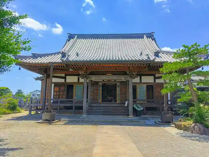 法信寺の本殿・本堂