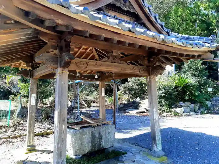 三熊野神社の手水舎