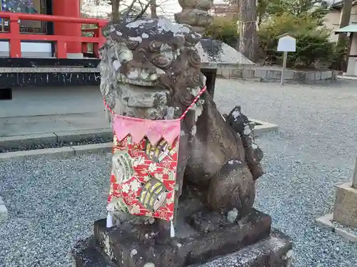 呉服神社の狛犬