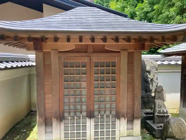 東福寺の{uncategorized: "未分類", other: "その他", undefined: "問題あり", building: "その他建物", grave: "お墓", sacred_gate: "鳥居", guardian: "狛犬", statue: "像", buddha: "仏像", history: "歴史", nature: "自然", garden: "庭園", animal: "動物", pagoda: "塔", temizu: "手水舎", mountain_gate: "山門・神門", sanctuary: "本殿・本堂", subordinate: "末社・摂社", art: "芸術", scenery: "景色", jizo: "地蔵", ema: "絵馬", goshuin: "御朱印", omikuji: "おみくじ", items: "授与品その他", amulet: "お守り", goshuincho: "御朱印帳", eats: "食事", festival: "お祭り", votive_dance: "神楽", shichigosan: "七五三参", wedding: "結婚式", experience: "体験その他", initially: "初詣", around: "周辺", anti_infection: "感染症対策"}