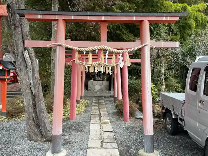 天河大辨財天社の{uncategorized: "未分類", other: "その他", undefined: "問題あり", building: "その他建物", grave: "お墓", sacred_gate: "鳥居", guardian: "狛犬", statue: "像", buddha: "仏像", history: "歴史", nature: "自然", garden: "庭園", animal: "動物", pagoda: "塔", temizu: "手水舎", mountain_gate: "山門・神門", sanctuary: "本殿・本堂", subordinate: "末社・摂社", art: "芸術", scenery: "景色", jizo: "地蔵", ema: "絵馬", goshuin: "御朱印", omikuji: "おみくじ", items: "授与品その他", amulet: "お守り", goshuincho: "御朱印帳", eats: "食事", festival: "お祭り", votive_dance: "神楽", shichigosan: "七五三参", wedding: "結婚式", experience: "体験その他", initially: "初詣", around: "周辺", anti_infection: "感染症対策"}